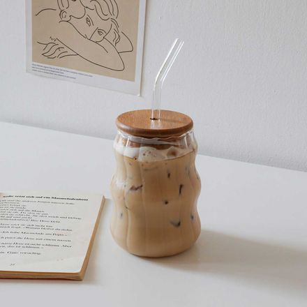 smoothie with bamboo lid
