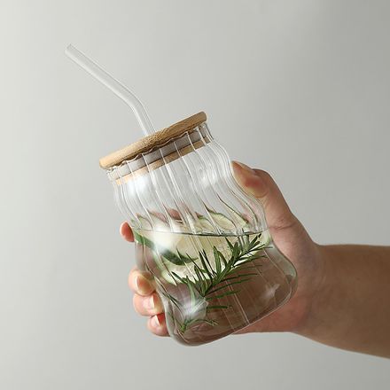 smoothie with bamboo lid